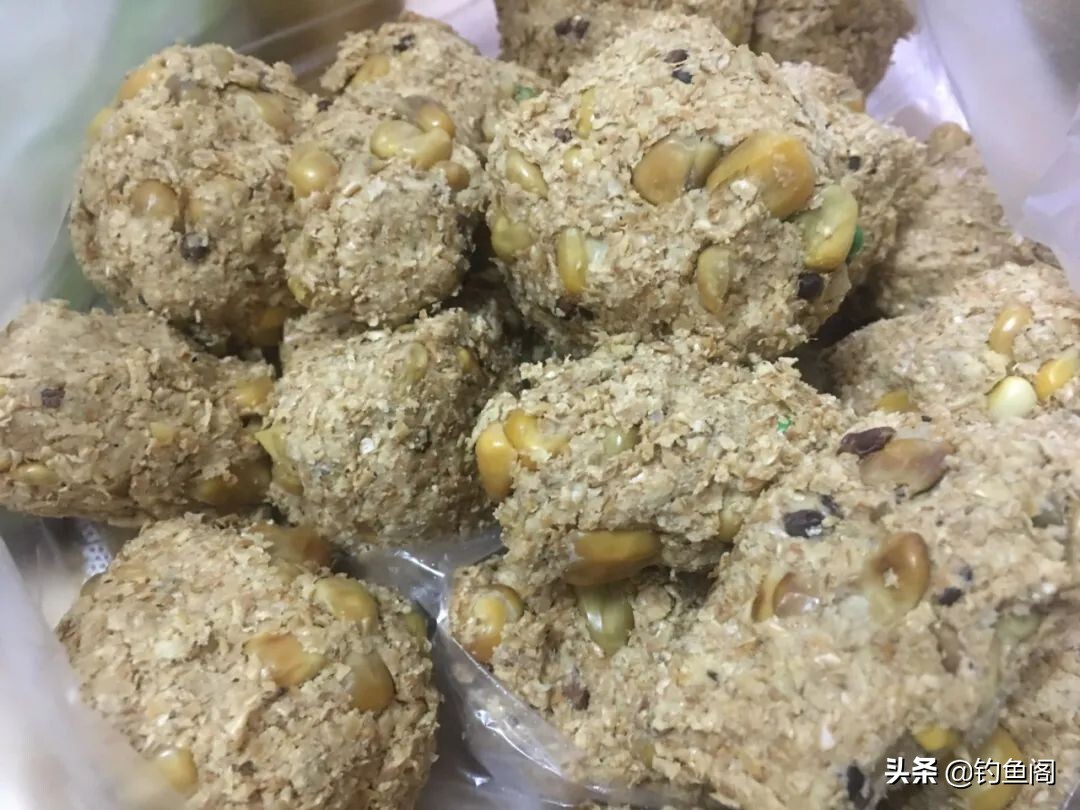 麸皮白面配玉米，这就是你们要的草鱼窝料，好用的老配方 第5张