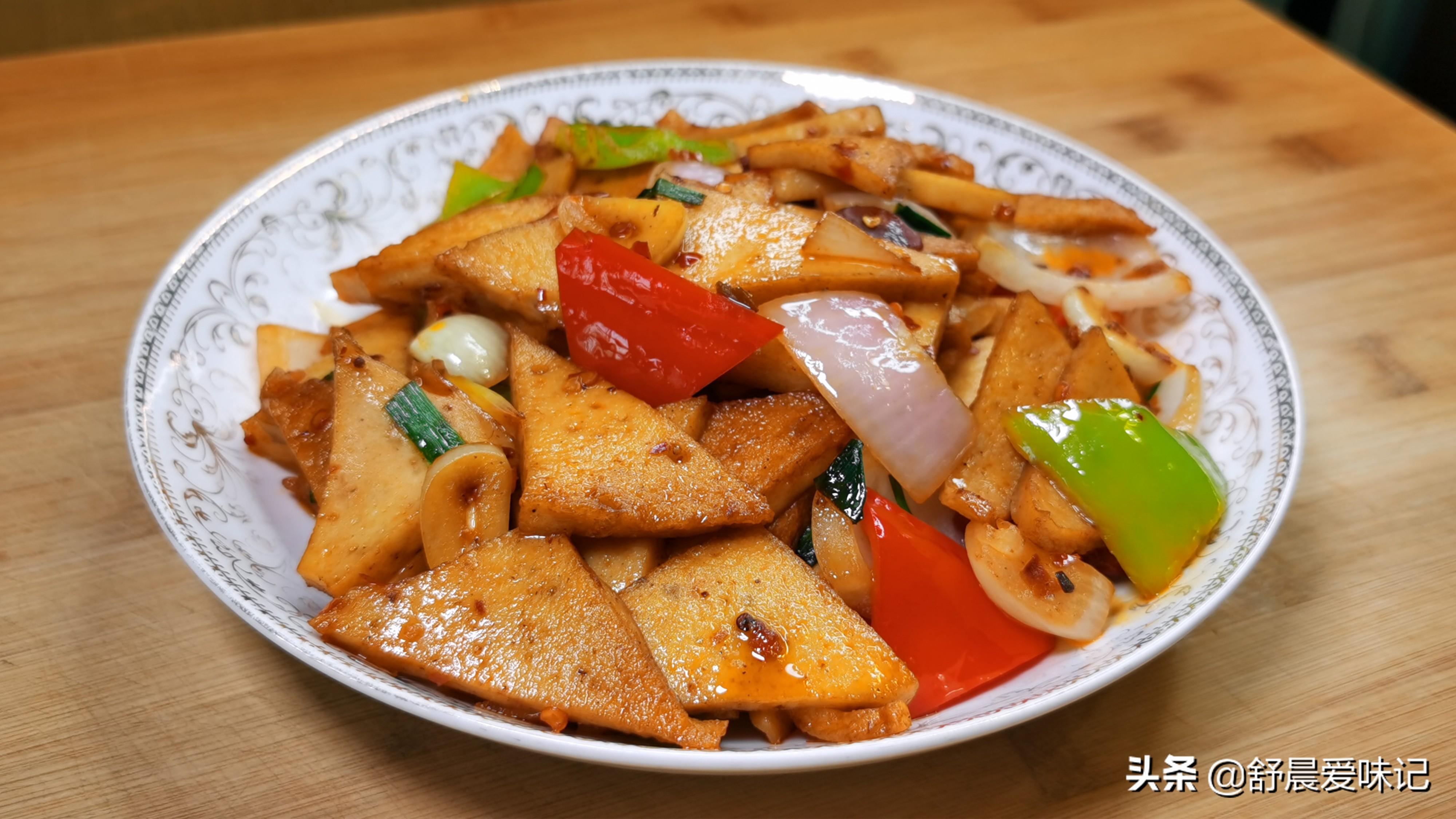 饭店做的千叶豆腐为啥好吃？原来大厨喜欢这样做，外焦里嫩超下饭 第1张