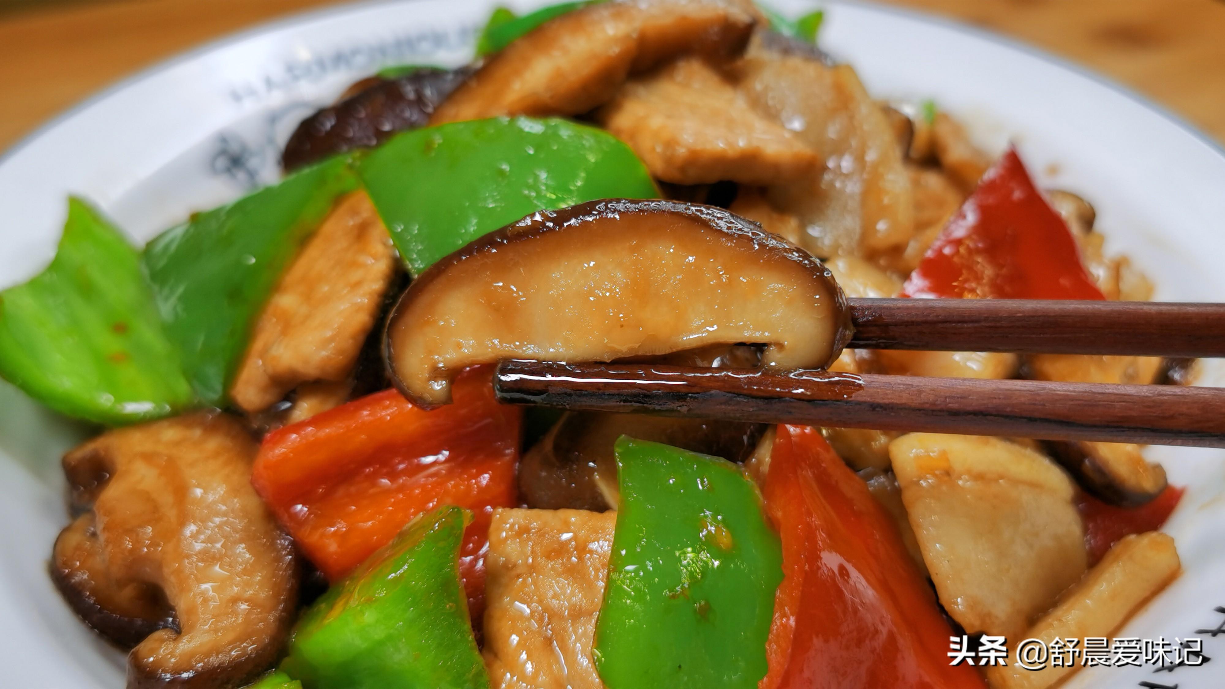香菇炒肉的家常做法，每次做这道菜总担心米饭不够吃，太下饭了 第3张