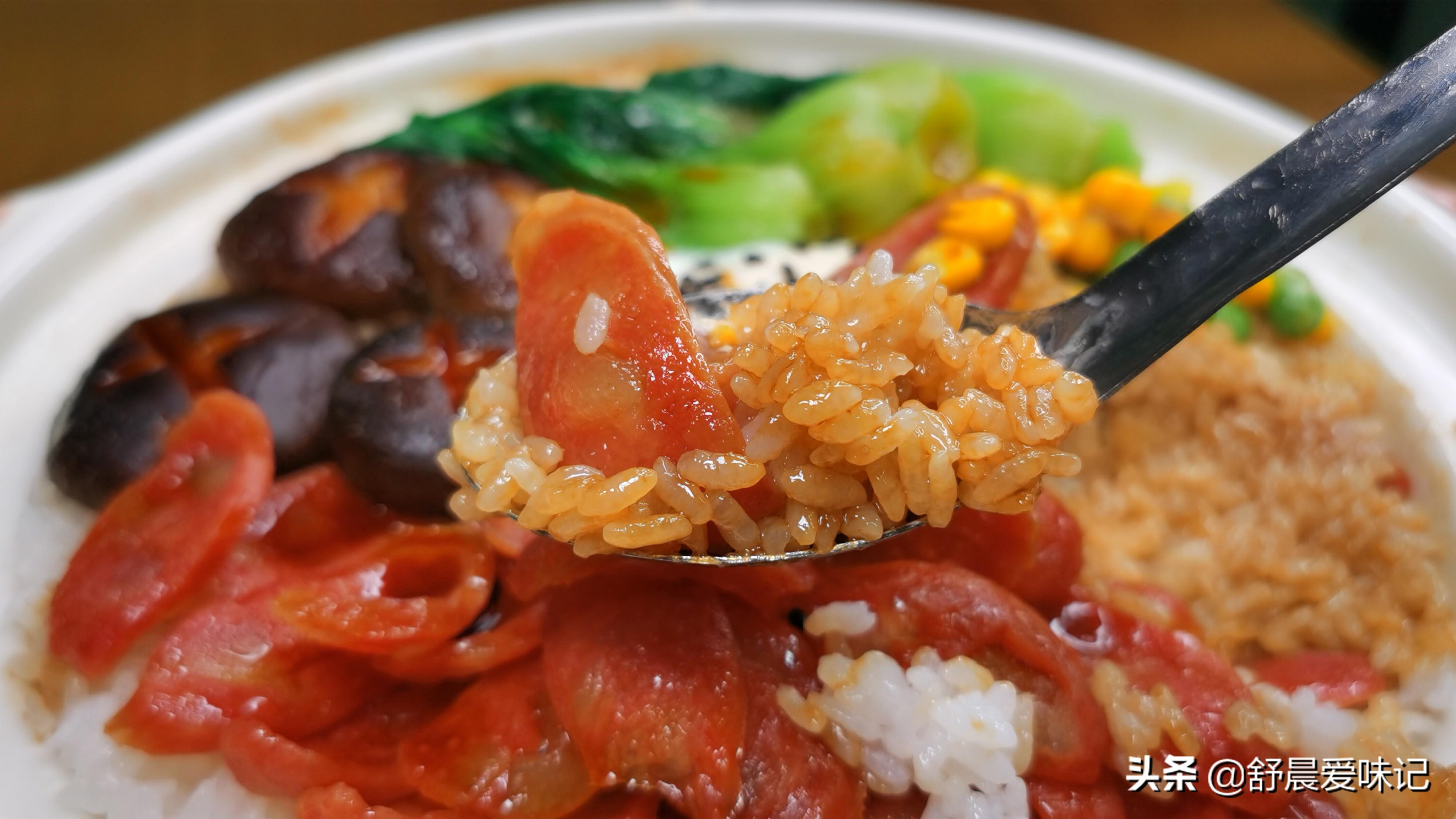 煲仔饭的家常做法，这两个步骤很重要，米饭香浓，出锅满屋飘香 第3张