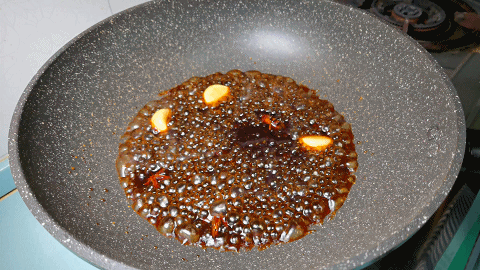 煲仔饭的家常做法，这两个步骤很重要，米饭香浓，出锅满屋飘香 第7张