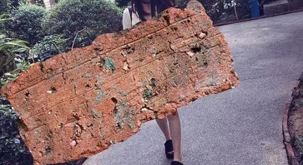 “敲门砖”一词的由来是什么？ 第1张