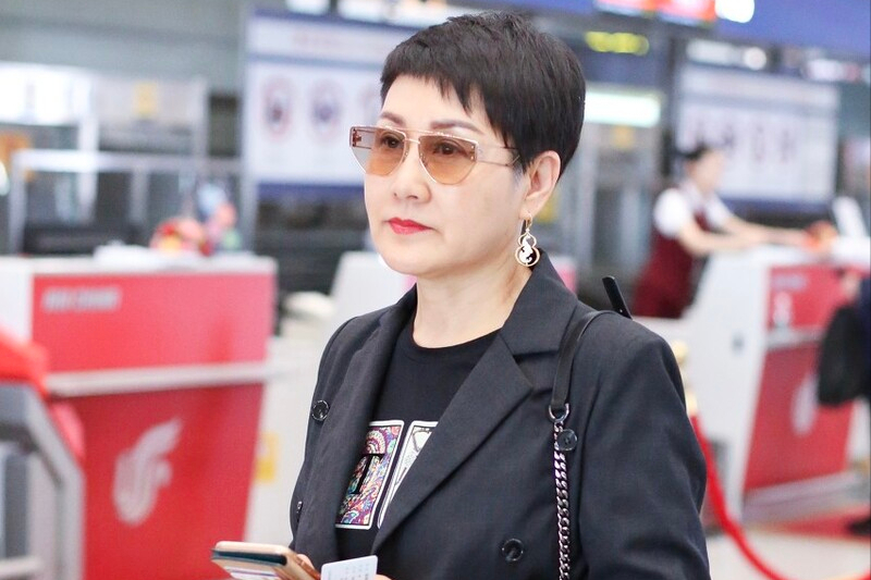 张凯丽的“不等式短发”告诉我们，留对发型太重要，不装嫩显年轻 第9张
