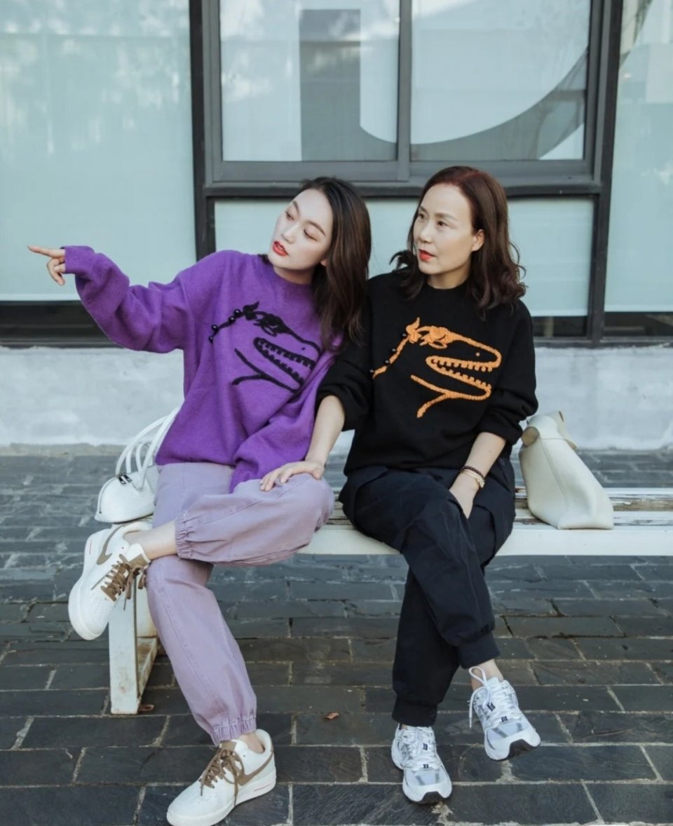 五六十岁的女人这样穿才好看，不老气不装嫩，优雅老去也很美 第15张