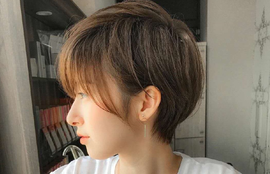 不管你多大年龄，都可以尝试一下这六种时尚短发，显脸小又减龄 第15张