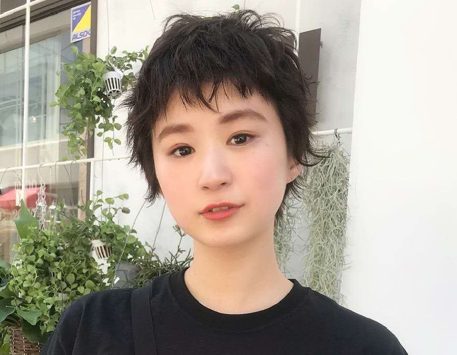 不管你多大年龄，都可以尝试一下这六种时尚短发，显脸小又减龄 第25张