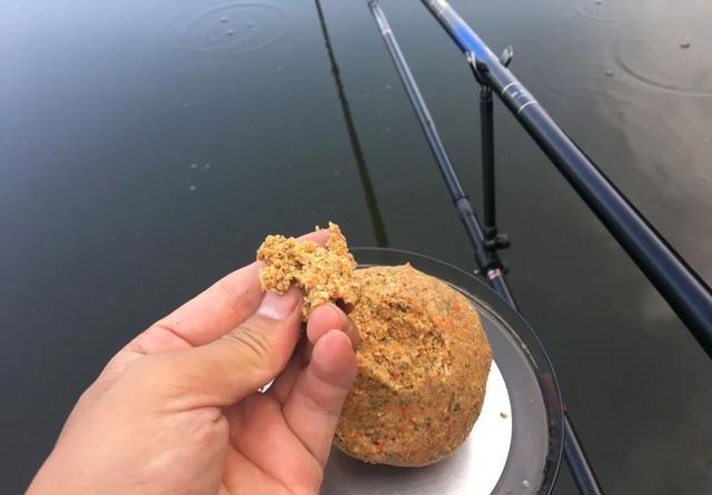鲤鱼很爱吃的花生枯，这样使用效果更好 第7张