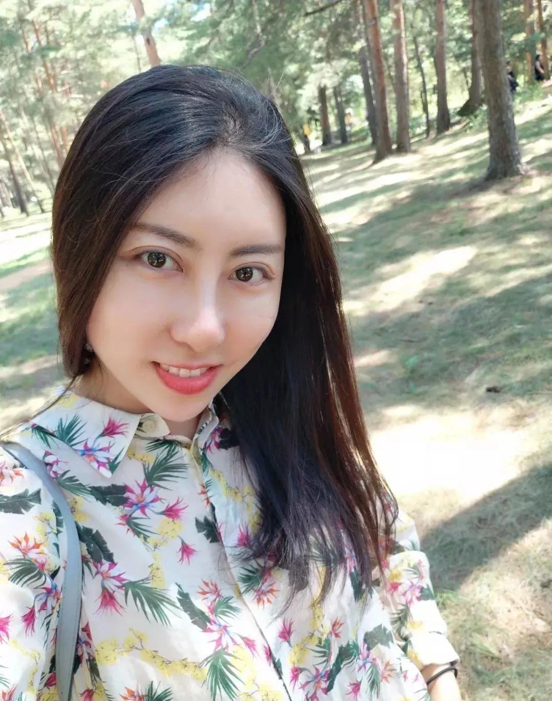 最近很火的贾浅浅和她的十首诗，不知是因为文笔好还是老爸好？ 第1张
