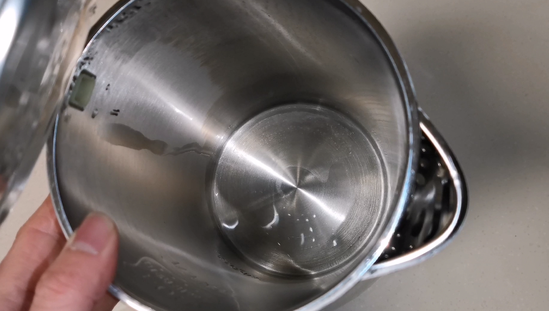 不管水壶水垢多厚多脏，教你妙招，水垢自动掉下来，简单又干净 第7张