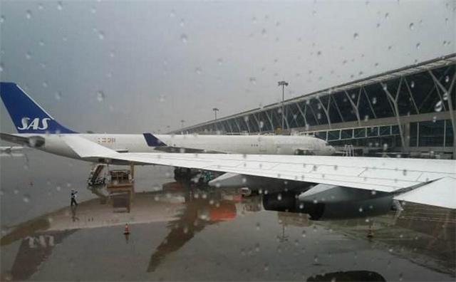 大雨会不会对车的挡风玻璃造成伤害？ 第1张