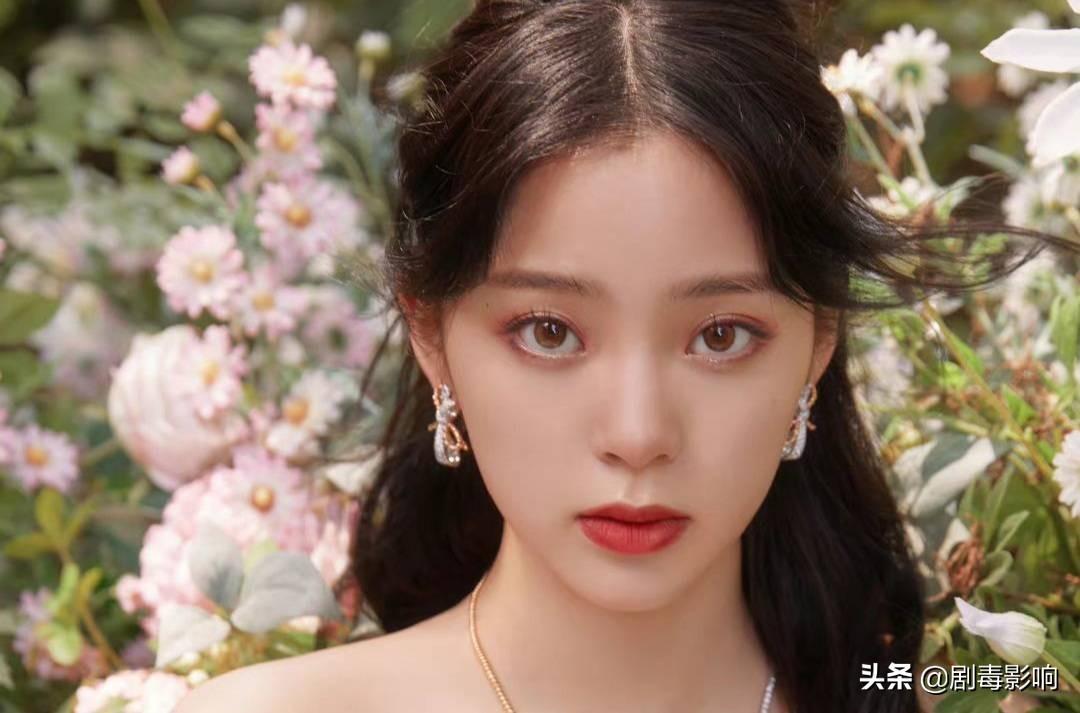 欧阳娜娜个人简历资料（靠营销出圈，却无作品续航） 第15张