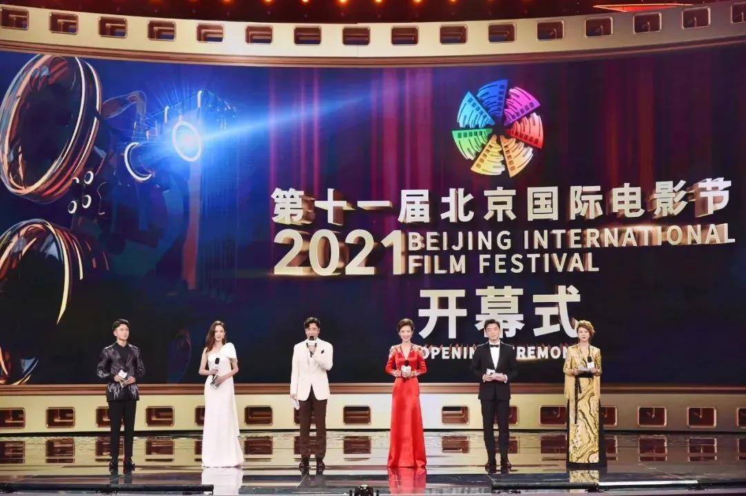 陈红个人资料（第一美人陈红，甘愿为陈凯歌退居幕后） 第1张