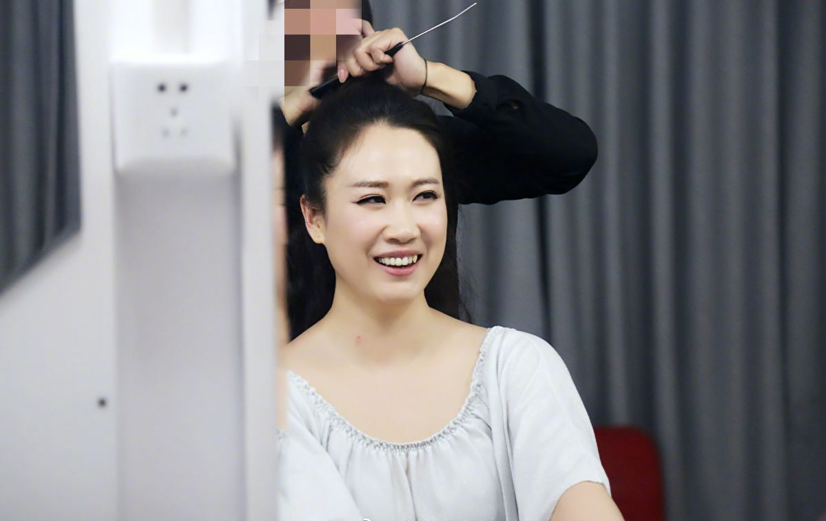 芙蓉姐姐怎么火的？从扮丑博出位，成亿万富婆 第3张