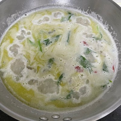 家常鲫鱼汤你这么做，比买的还好吃 第7张