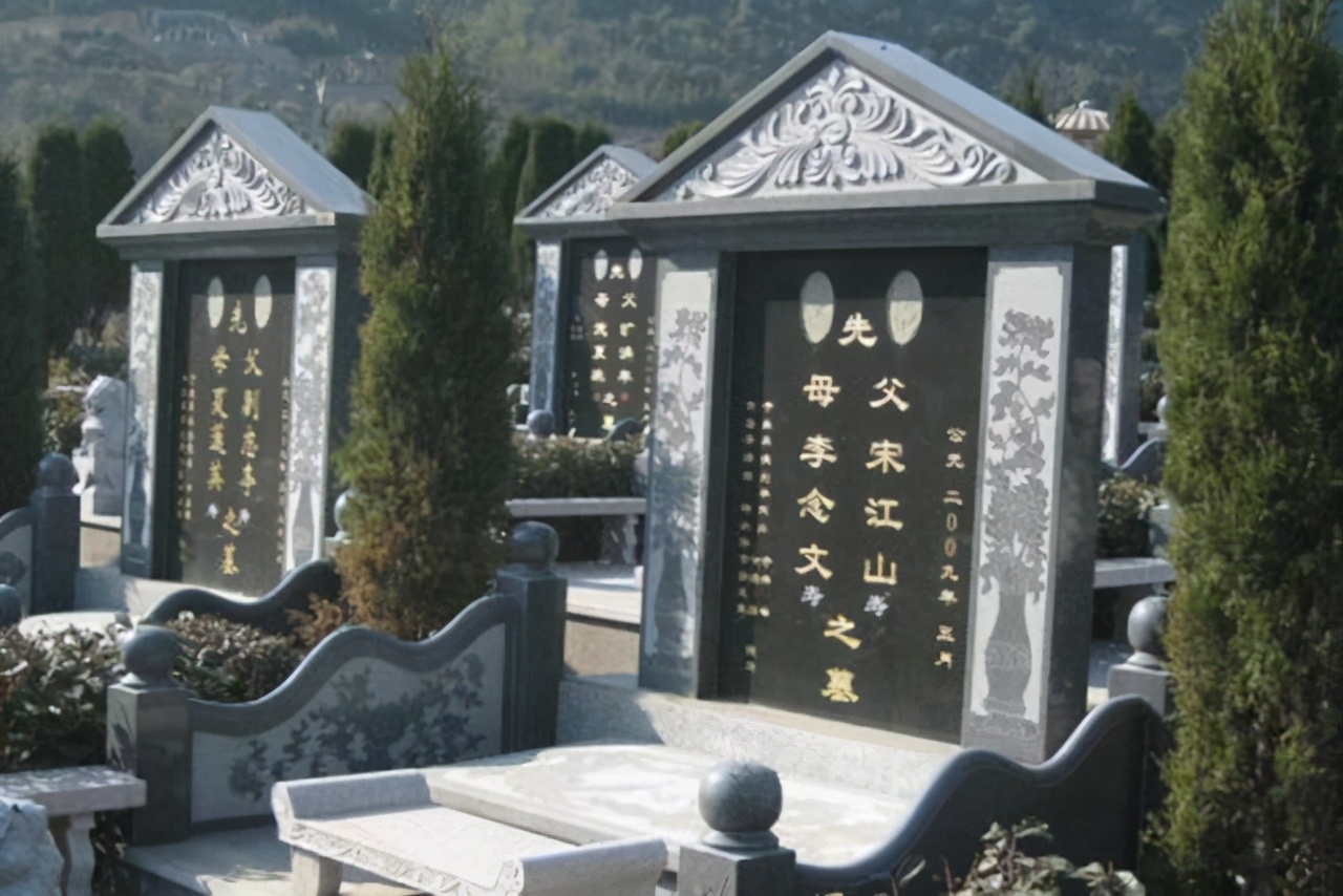 墓碑上的字刻哪些内容，有什么讲究，怎么刻 第15张
