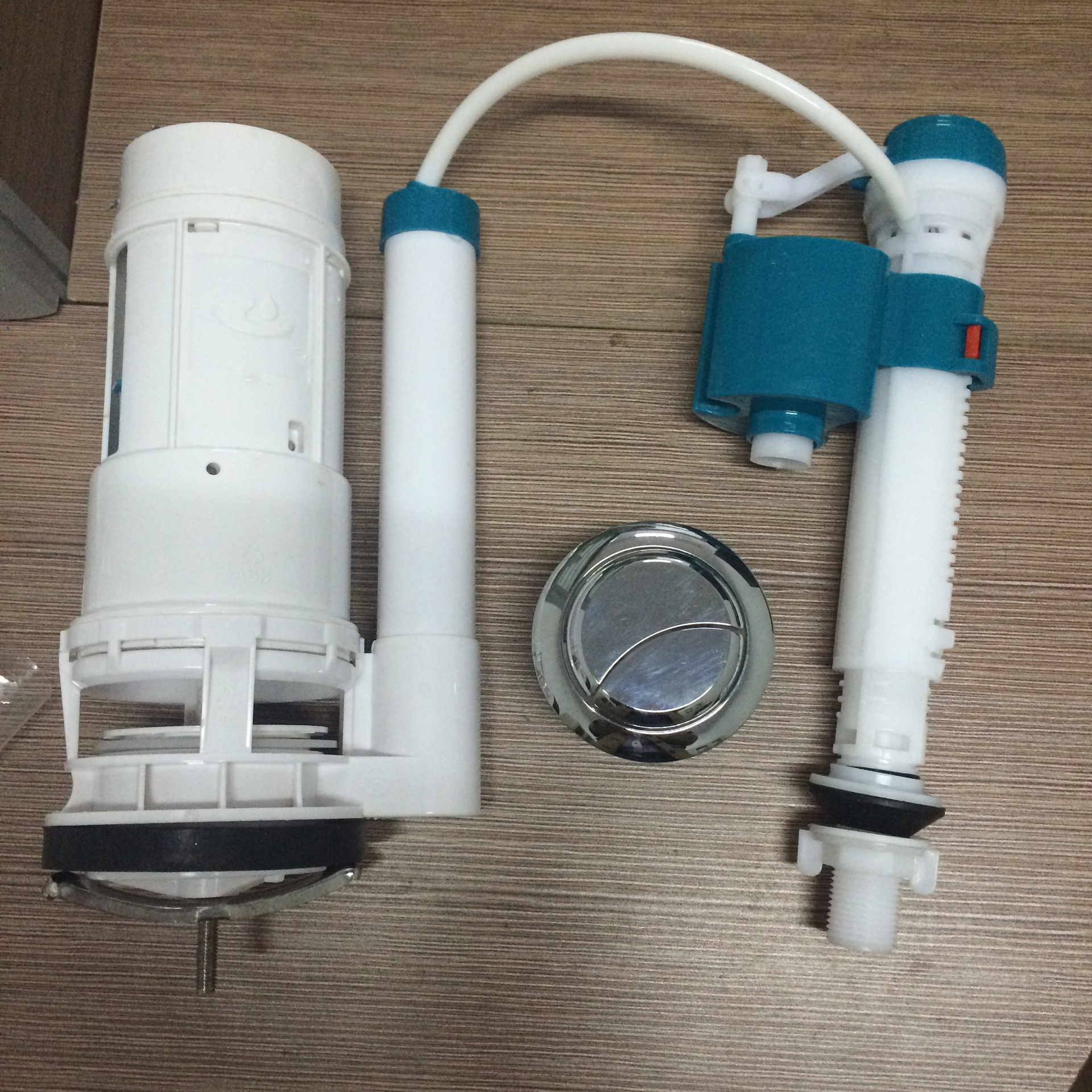 马桶水箱不存水一直流水？有这3个原因，自己动手就可以解决 第9张