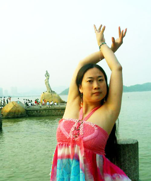芙蓉姐姐怎么火的？从扮丑博出位，成亿万富婆 第25张
