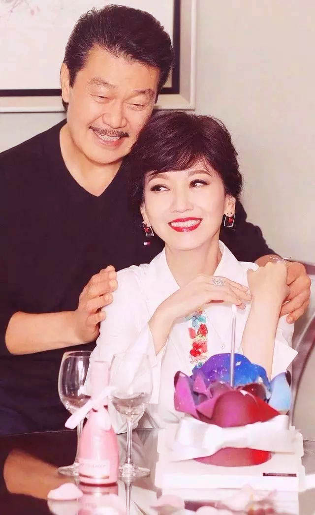 红极一时赵雅芝：带着两个儿子再婚，将丈夫当男朋友让我一生幸福 第35张