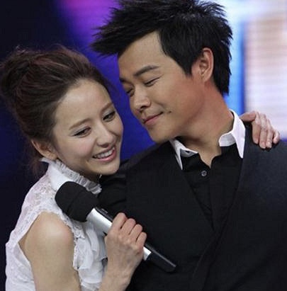 陈思诚佟丽娅离婚后首同框，带儿子游玩，两人冷漠无互动 第7张