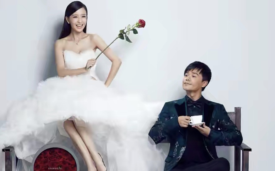 陈思诚佟丽娅离婚后首同框，带儿子游玩，两人冷漠无互动 第9张