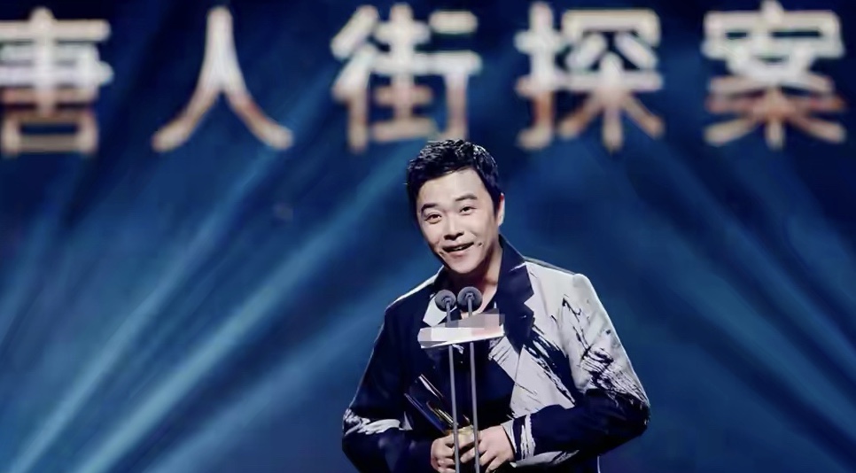 陈思诚佟丽娅离婚后首同框，带儿子游玩，两人冷漠无互动 第11张