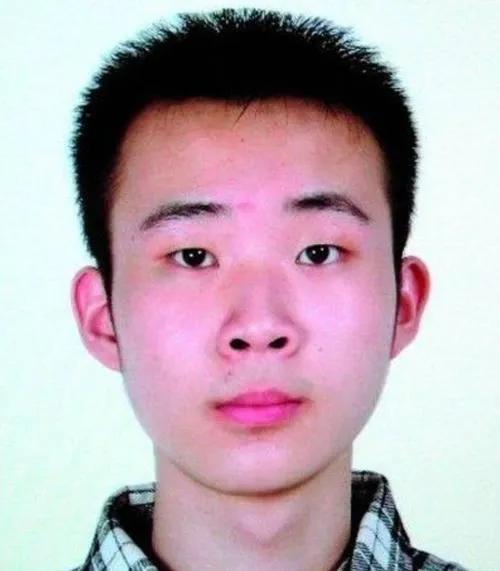 11年药家鑫被审判，5名教授呼吁免除死刑，称：这是对生命的尊重 第11张