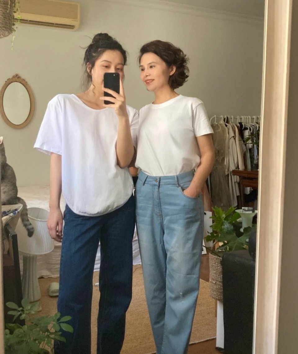 别再让妈妈穿得太老气，学这几对母女的时尚穿搭，减龄还不显老 第1张