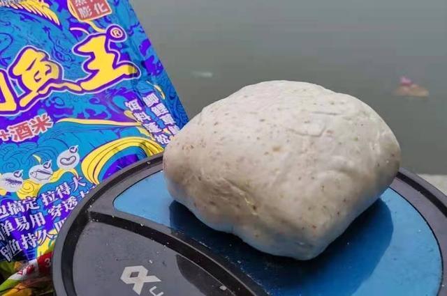 用馒头来代替，鲫鲤鱼好钓到没话说 第1张