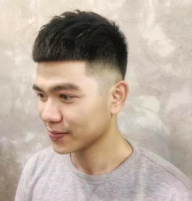 为啥理发师都喜欢理“两边剪短”的发型？有三个优点，建议了解下 第3张