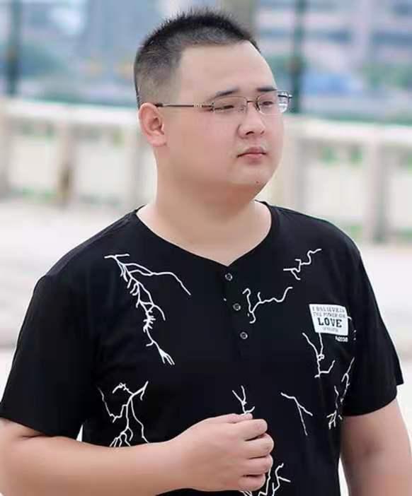 为啥理发师都喜欢理“两边剪短”的发型？有三个优点，建议了解下 第7张