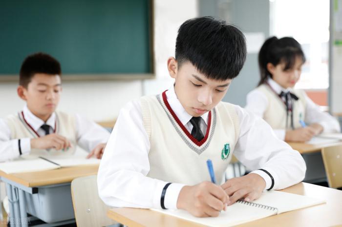 如何陪孩子走过初中三年？抓住初中三年关键点，帮娃度过关键期 第7张