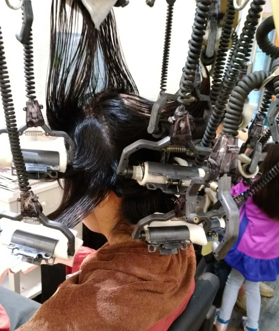为啥烫发价格悬殊很大？不是烫发水而是这三点，很多人都理解错了 第15张