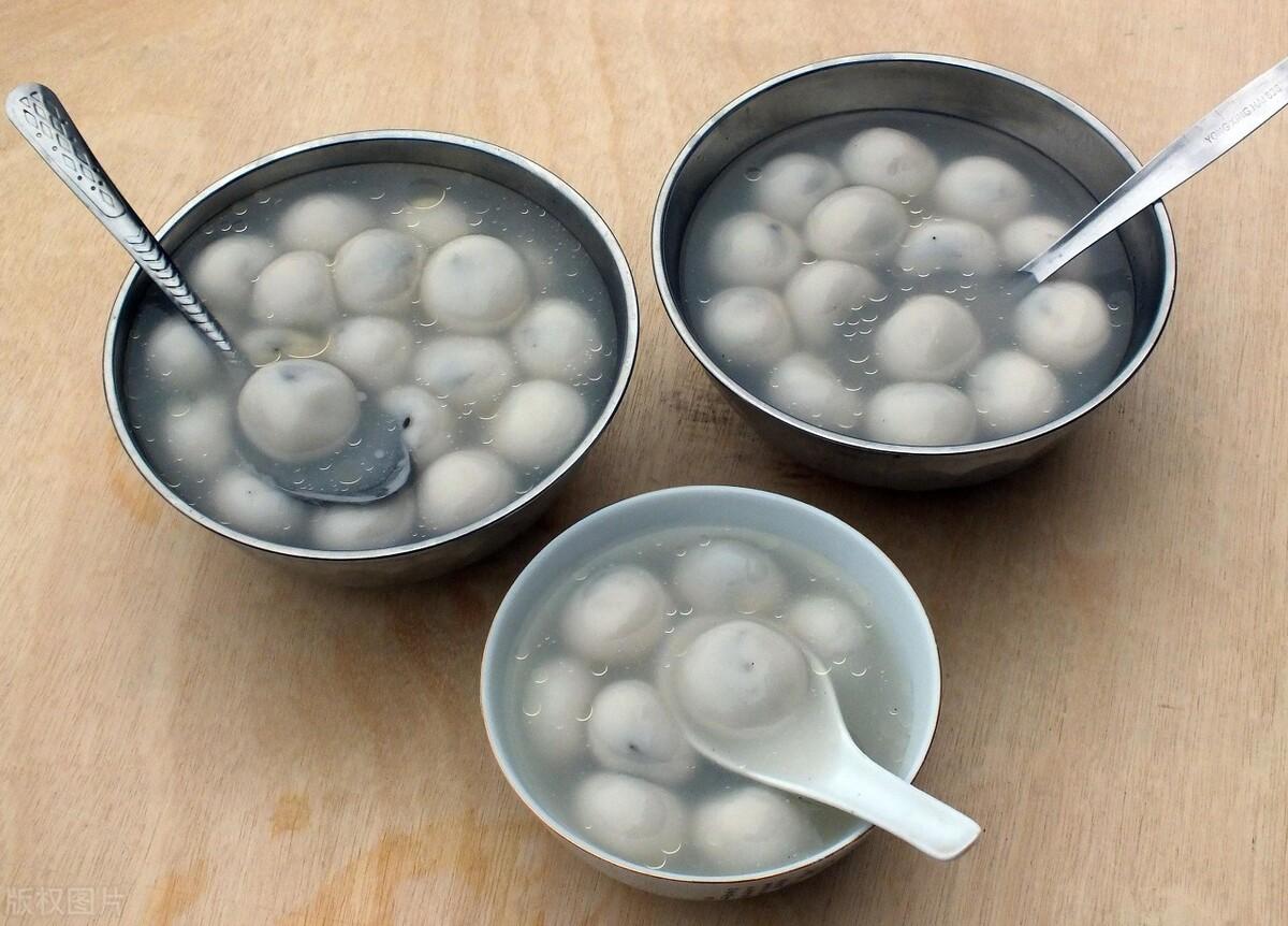 煮汤圆，冷水下锅还是开水下锅？总有人不懂，学会了再煮也不吃亏 第1张