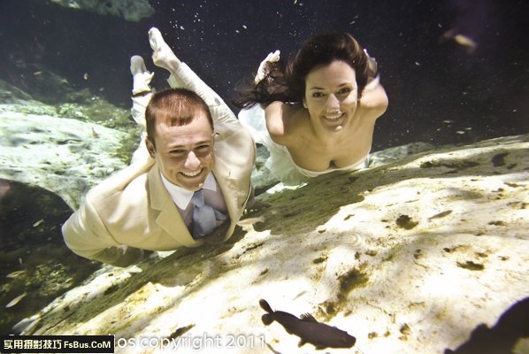 拍摄浪漫水中婚纱需要注意事项 第5张