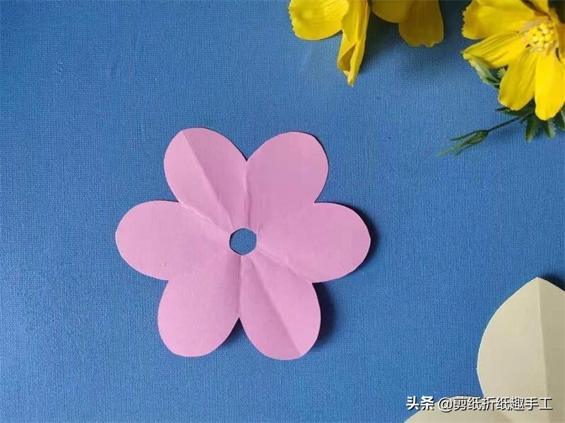 3瓣、4瓣、5瓣和6瓣窗花怎么剪？带你体验折纸带来的百变魔法 第23张
