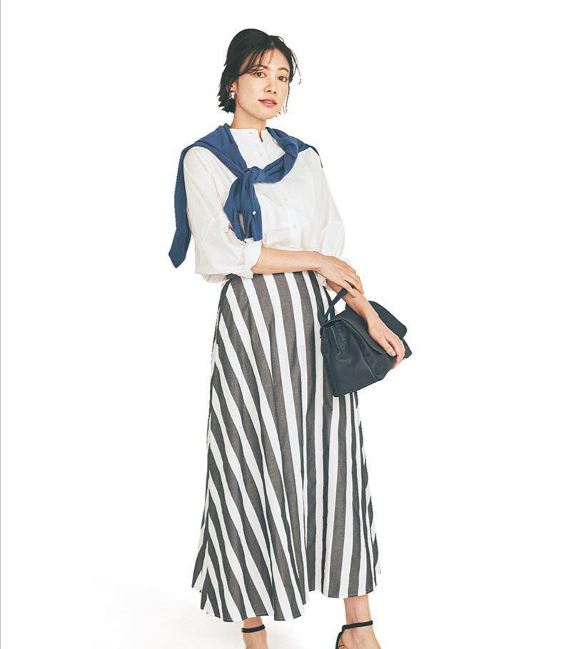 天热怎么穿凉爽时尚又减龄？选择裙子准没错，40+的女性可以参考 第13张
