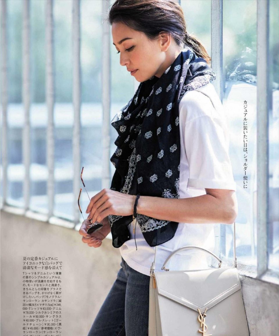 这才是中年女人最美的穿搭，时髦优雅不失女人味，成熟大气又高级 第13张