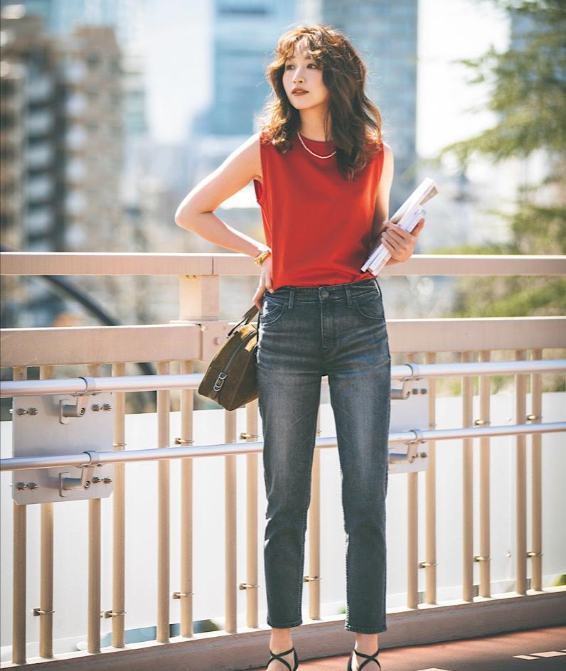 奔四女人不用“装嫩”，这几种穿搭宝典值得借鉴，时尚减龄又有范 第11张