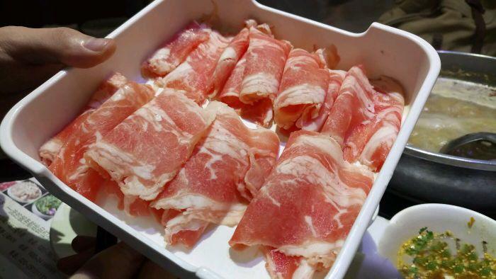 “肥牛”到底是啥?都说是牛肉，为啥有的却这么便宜? 第13张