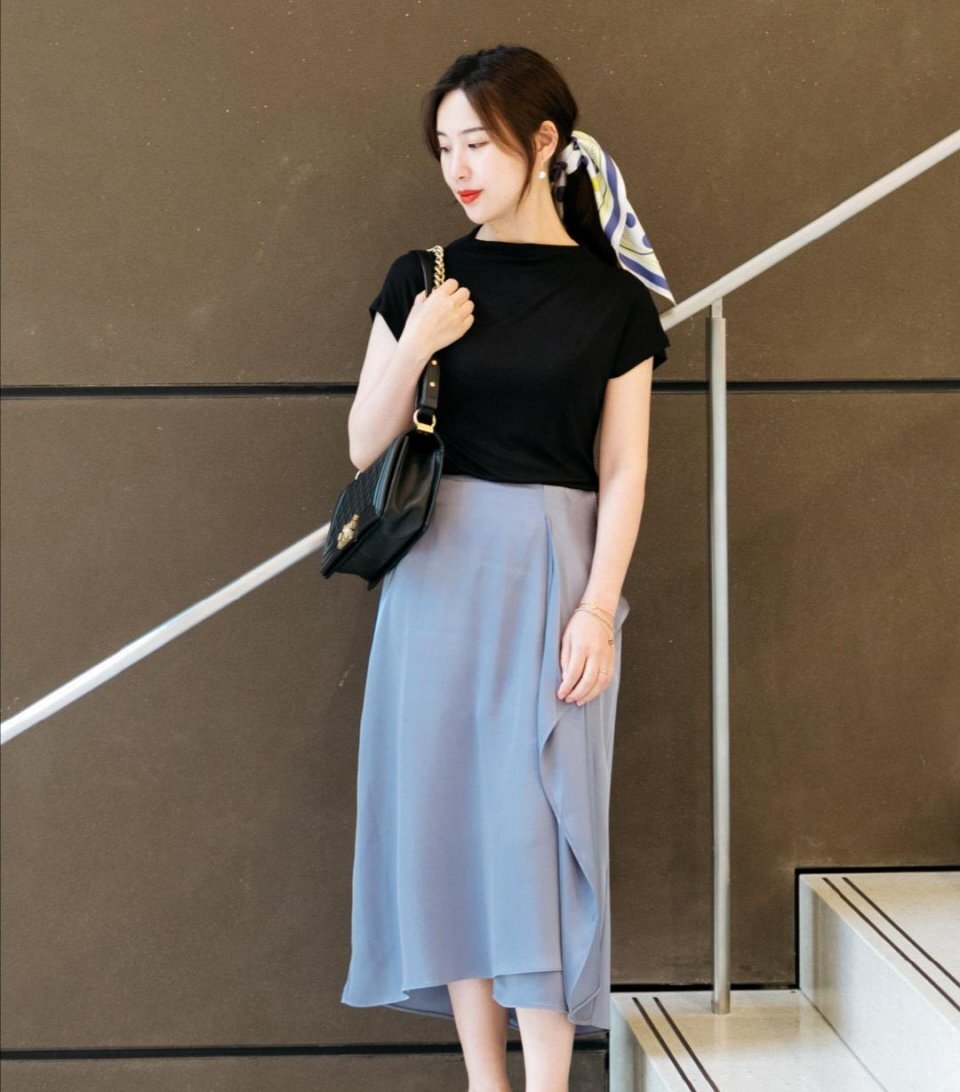 奔四女人的优雅穿搭，清新简约的搭配精致又减龄，显身材更显气质 第5张