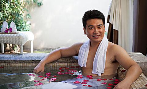 泡温泉要穿什么，都要带什么 第3张