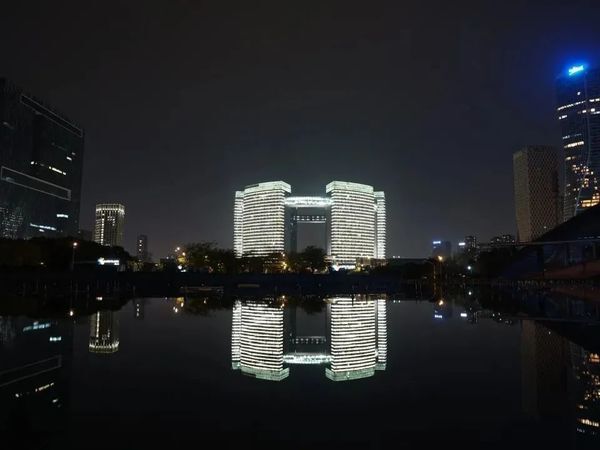 如何用手机拍出质量上乘的夜景作品 第17张