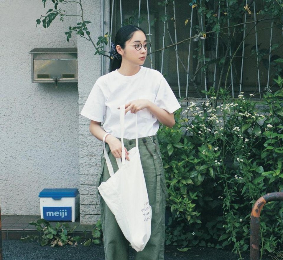 女人穿衣要“显贵”，怎么能缺少这几个装饰，精致又能增加时尚感 第13张