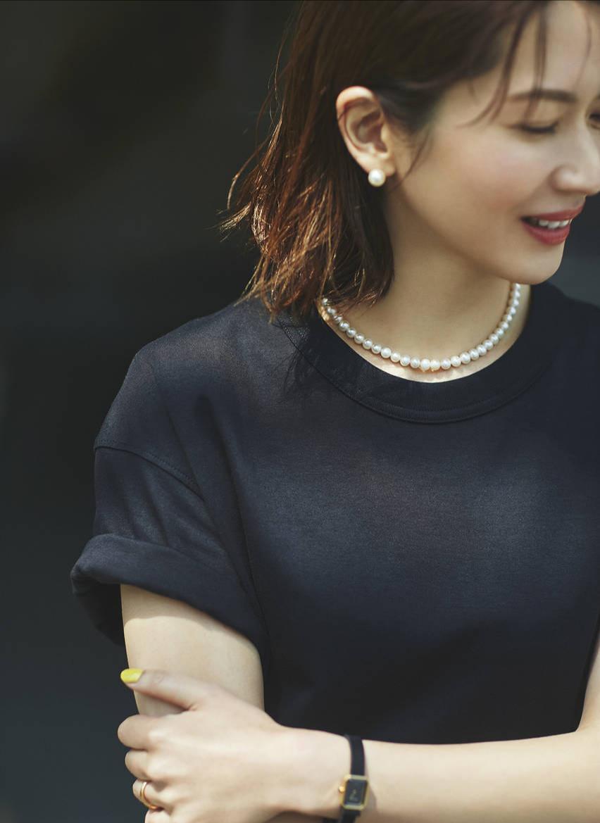 女人穿衣要“显贵”，怎么能缺少这几个装饰，精致又能增加时尚感 第17张