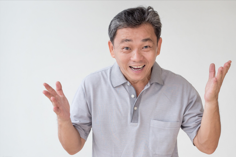 继“啤酒洗头”之后，“干梳头”治白发又来了，结果只是一个寂寞 第5张
