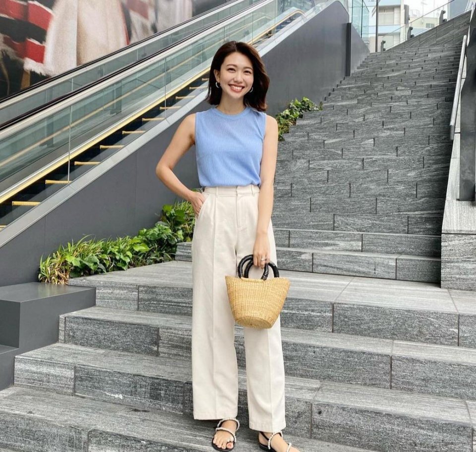 轻熟女人的简约穿搭，掌握这些单品和配色就足够了，简单随意高级 第11张
