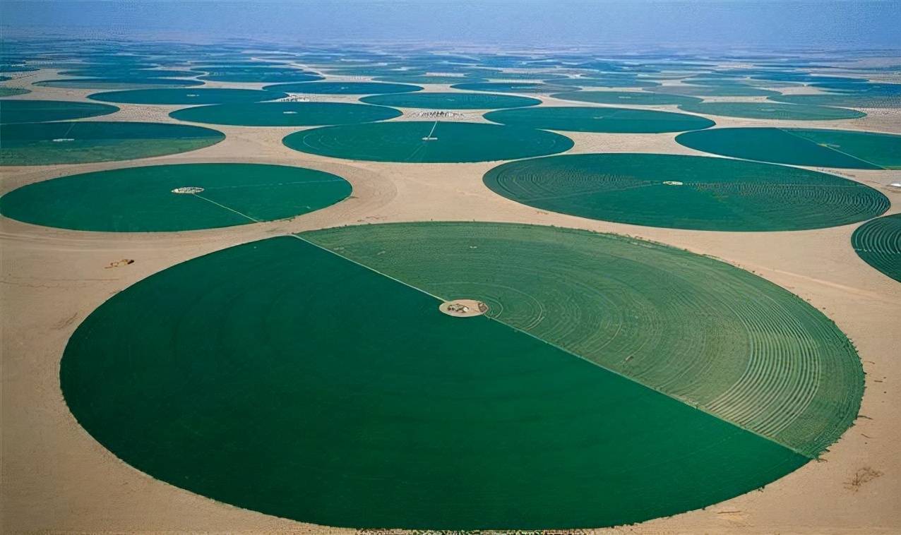中国13%都是沙漠，能引海水过去吗？看中东国家的后果就明白了 第11张
