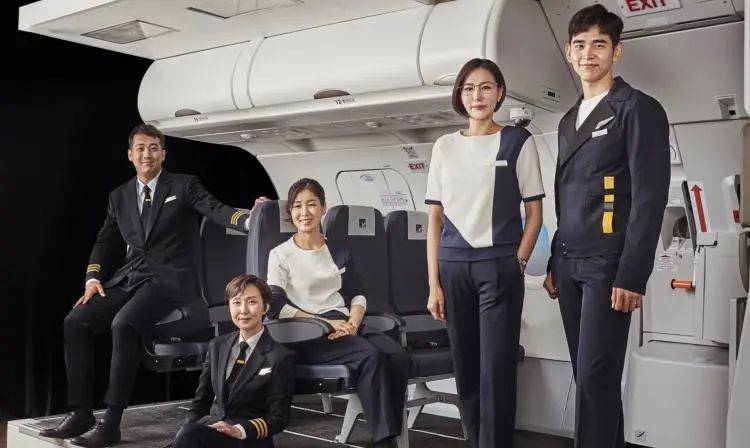 美国航空公司的空姐不再性感 第19张