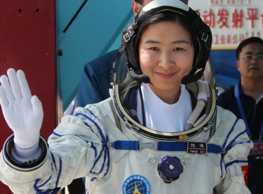 在太空6个月，航天员怎么处理卫生问题？回来身上是不是臭的？ 第19张