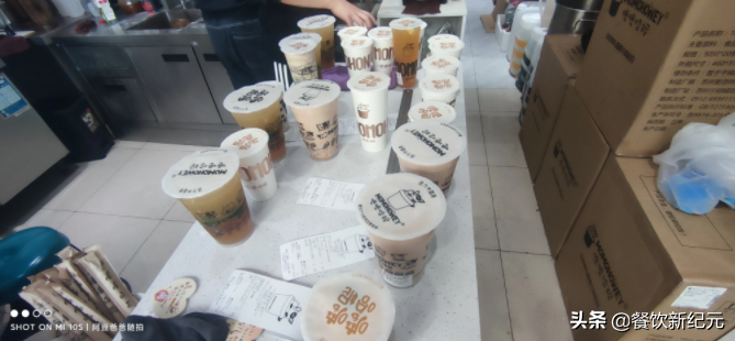 90后女孩辞职开奶茶店，3个月赔了20万：现实远比想象中更骨折 第5张